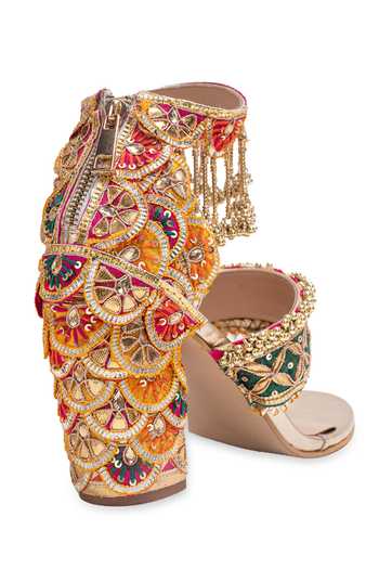 Shop 5elements Gold Aafreen Embroidered Heels Shop_5elements_Gold Aafreen Embroidered Heels