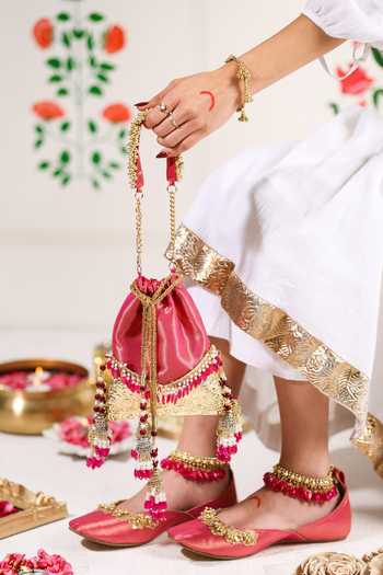 Buy_5elements_Pink Ruhina Ankle Strap Juttis 