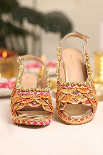 5elements Akira Embroidered Wedges 