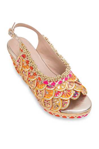 5elements Gold Akira Embroidered Wedges at Aza Fashions 5elements_Gold Akira Embroidered Wedges _at_Aza_Fashions