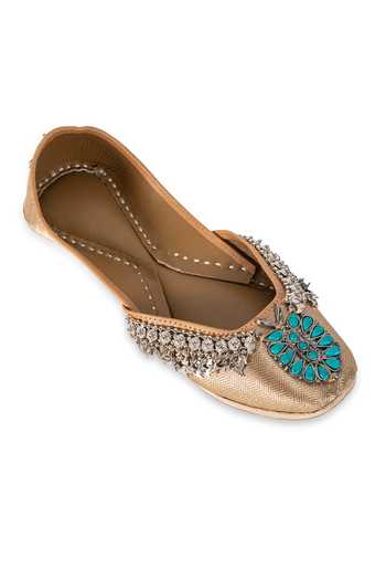 Buy 5elements Gold Tavishi Embroidered Juttis Online at Aza Fashions Buy_5elements_Gold Tavishi Embroidered Juttis _Online_at_Aza_Fashions