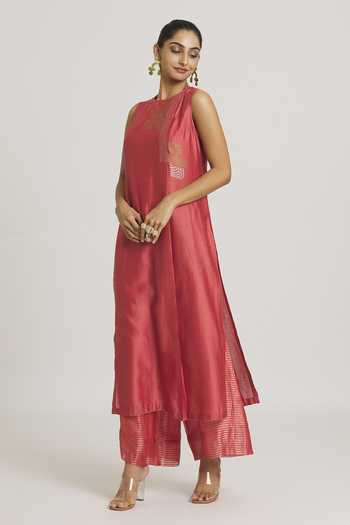 Urvashi Kaur Coral Silk Wide Legged Pant at Aza Fashions Urvashi Kaur_Coral Silk Wide Legged Pant _at_Aza_Fashions