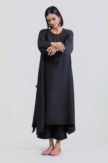 Shop_Tuli_Black Silk, Cotton Round Neck, Yes Meira Dola Kurta Set _Online_at_Aza_Fashions