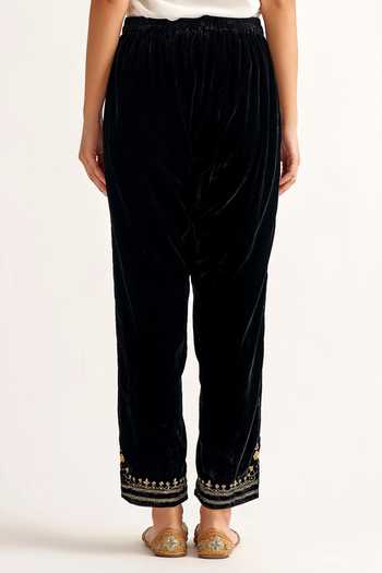 Anantaa By Roohi Velvet Embroidered Pant 
