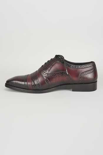 SALIL BHATIA_Burgundy Croc Embossed Brogue Oxford Shoes _Online_at_Aza_Fashions