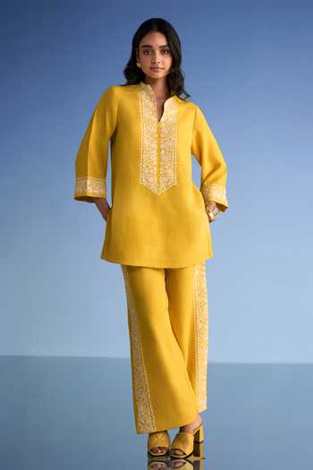 Buy_Dash And Dot_Yellow Cotton, Polyester Mandarin Collar Embroidered Linen Longline Top 