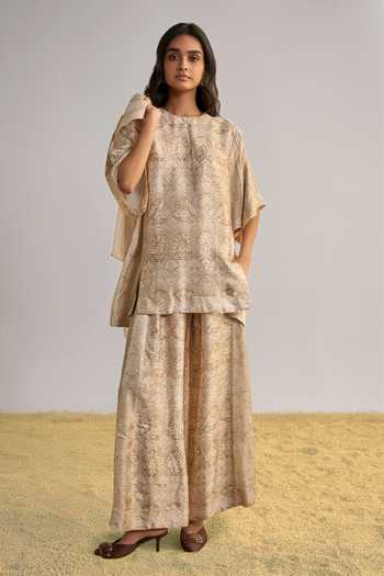 Shop Dash And Dot Beige Viscose Round Neck Lace Printed Boxy Top And Scarf Shop_Dash And Dot_Beige Viscose Round Neck Lace Printed Boxy Top And Scarf