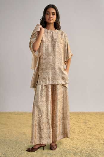 Buy_Dash And Dot_Ivory Viscose Round Neck Lace Printed Boxy Top 