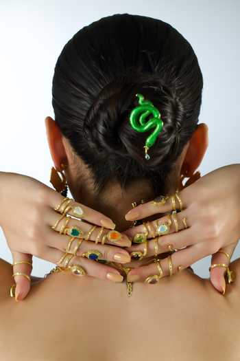 MAALICIOUS JEWELRY Green Snake Brooch - Single Pc Online at Aza Fashions MAALICIOUS JEWELRY_Green Snake Brooch - Single Pc _Online_at_Aza_Fashions