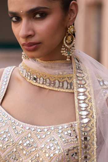 ANGAD SINGH Peach Silk Square Neck Sehar Raw Embroidered Lehenga Set at Aza Fashions ANGAD SINGH_Peach Silk Square Neck Sehar Raw Embroidered Lehenga Set _at_Aza_Fashions