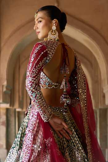 ANGAD SINGH Green Silk Sweetheart Neck Sukoon Embroidered Raw Lehenga Set Online at Aza Fashions ANGAD SINGH_Green Silk Sweetheart Neck Sukoon Embroidered Raw Lehenga Set _Online_at_Aza_Fashions