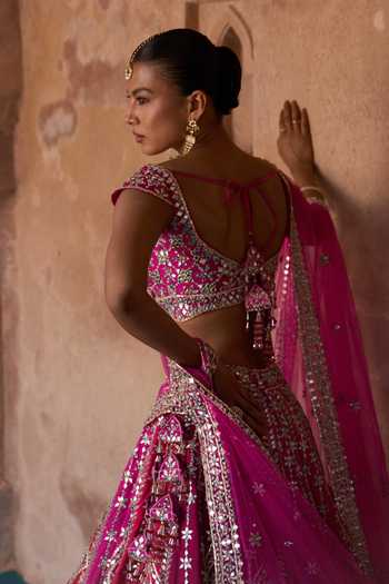 ANGAD SINGH_Magenta Silk Sweetheart Neck Agni Ogee Mirror Work Raw Lehenga Set _Online_at_Aza_Fashions