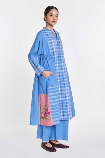 Payal Pratap Blue Handloom Cotton Mandarin Collar, Split V-neck Browallia Patchwork Tunic at Aza Fashions Payal Pratap_Blue Handloom Cotton Mandarin Collar, Split V-neck Browallia Patchwork Tunic _at_Aza_Fashions