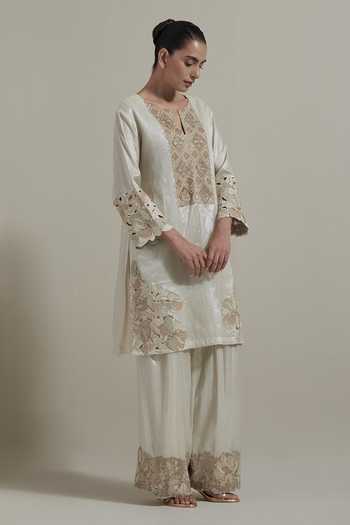 Buy Kavita Bhartia Ivory Tissue Split V-neck Embroidered Kurta And Salwar Set Online at Aza Fashions Buy_Kavita Bhartia_Ivory Tissue Split V-neck Embroidered Kurta And Salwar Set _Online_at_Aza_Fashions