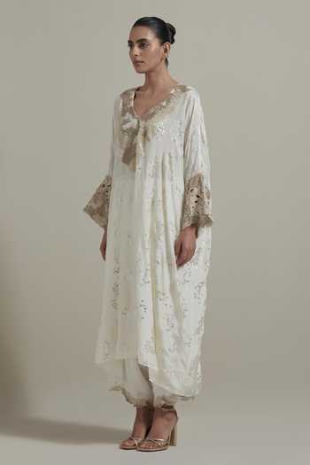 Kavita Bhartia_Ivory Silk, Satin V-neck, Yes Embroidered Kurta And Pant Set _Online_at_Aza_Fashions