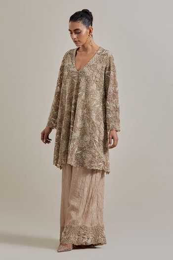 Kavita Bhartia Gold Silk, Organza, Net V-neck, Yes Hand Embellished Kurta Set Online at Aza Fashions Kavita Bhartia_Gold Silk, Organza, Net V-neck, Yes Hand Embellished Kurta Set _Online_at_Aza_Fashions