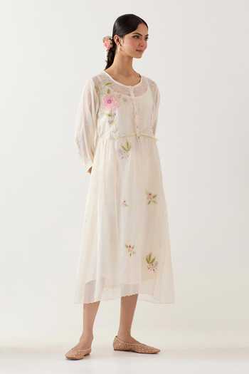 Buy Tatwa White Handloom Cotton, Muslin Embroidery Round Neck Floral Appliqued Kurta Online at Aza Fashions Buy_Tatwa_White Handloom Cotton, Muslin Embroidery Round Neck Floral Appliqued Kurta _Online_at_Aza_Fashions