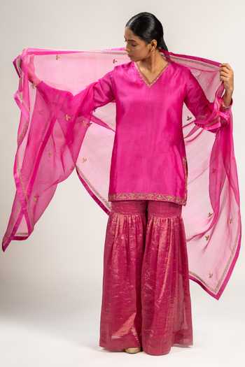 Shop KAJAL AGRAWAL Pink Silk, , Silk, Organza V-neck Handwoven Kurta Set Shop_KAJAL AGRAWAL_Pink Silk, , Silk, Organza V-neck Handwoven Kurta Set