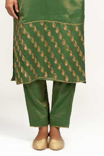 KAJAL AGRAWAL Green Chanderi Scoop Neck, Yes Handwoven Zari Kurta Set at Aza Fashions KAJAL AGRAWAL_Green Chanderi Scoop Neck, Yes Handwoven Zari Kurta Set _at_Aza_Fashions