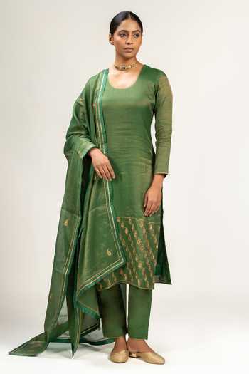 KAJAL AGRAWAL Handwoven Zari Chanderi Kurta Set 