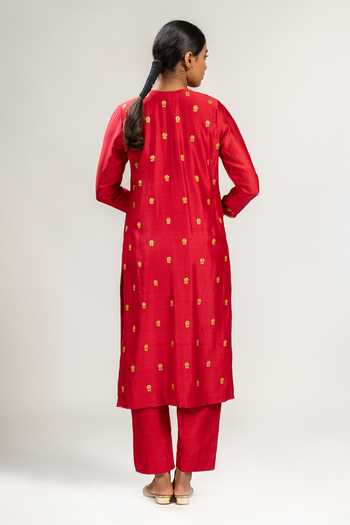 KAJAL AGRAWAL Handwoven Chanderi Silk Kurta Set 