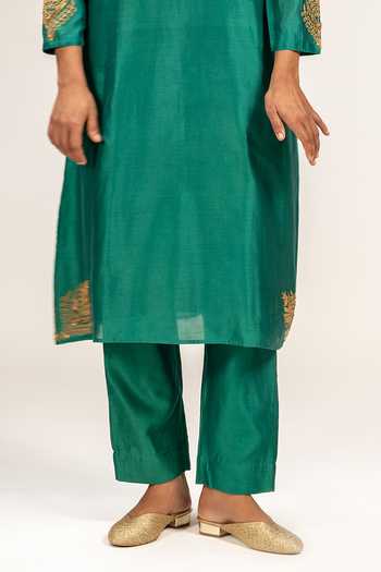 KAJAL AGRAWAL Green Silk, , Silk, Organza V-neck Marodi Handwoven Kurta Set Online at Aza Fashions KAJAL AGRAWAL_Green Silk, , Silk, Organza V-neck Marodi Handwoven Kurta Set _Online_at_Aza_Fashions