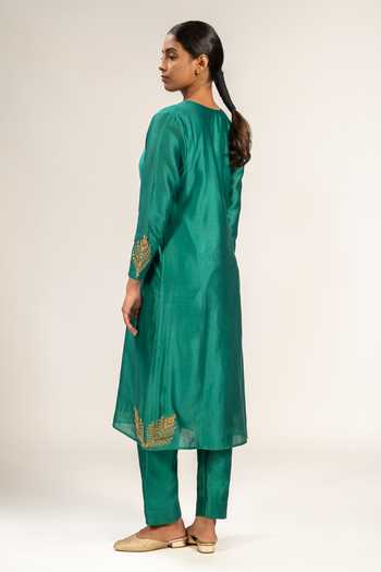 KAJAL AGRAWAL Marodi Handwoven Chanderi Silk Kurta Set 