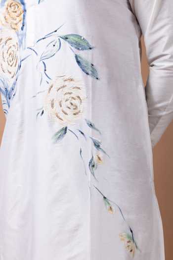 Shop Priyanka Haralalka Off White Silk, Cotton Hand Painted And Embroidered Kurta Set Shop_Priyanka Haralalka_Off White Silk, Cotton Hand Painted And Embroidered Kurta Set