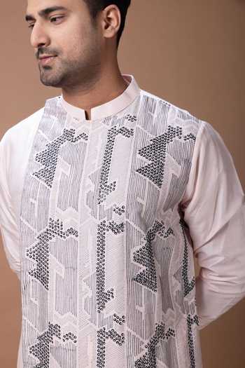 Priyanka Haralalka Pink Silk, Cotton Embroidered Kurta Set at Aza Fashions Priyanka Haralalka_Pink Silk, Cotton Embroidered Kurta Set _at_Aza_Fashions