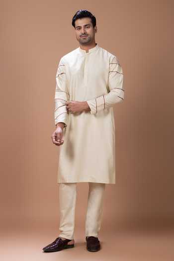 Priyanka Haralalka Cotton Silk Kurta & Pyjama Set 