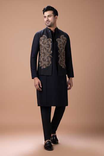 Priyanka Haralalka Cotton Silk Bundi Kurta Set 
