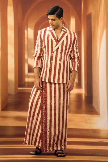 Vivek Karunakaran Temple Stripe Veshti 