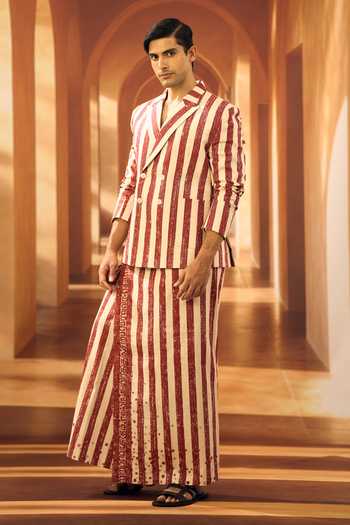 Vivek Karunakaran Cream Cotton Embroidery Temple Stripe Veshti Online at Aza Fashions Vivek Karunakaran_Cream Cotton Embroidery Temple Stripe Veshti _Online_at_Aza_Fashions