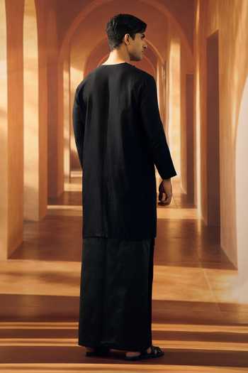 Vivek Karunakaran Gilded Zari Line Noir Veshti 