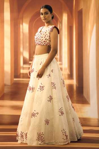 Vivek Karunakaran_Off White Organza V-neck Hand Embroidered Lehenga And Blouse Set _Online_at_Aza_Fashions