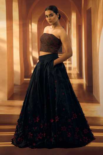Buy Vivek Karunakaran Black Organza Bandeau Neck Embroidered Corset And Lehenga Set at Aza Fashions Buy_Vivek Karunakaran_Black Organza Bandeau Neck Embroidered Corset And Lehenga Set _at_Aza_Fashions