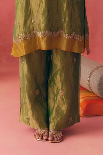 Mirasa Green , Tissue, Organza V-neck Evara Embroidered Kurta Set Online at Aza Fashions Mirasa_Green , Tissue, Organza V-neck Evara Embroidered Kurta Set _Online_at_Aza_Fashions