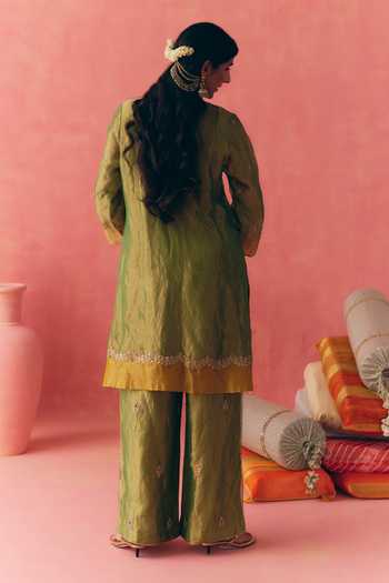 Mirasa Evara Embroidered Kurta Set 
