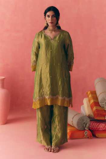 Buy Mirasa Green , Tissue, Organza V-neck Evara Embroidered Kurta Set Buy_Mirasa_Green , Tissue, Organza V-neck Evara Embroidered Kurta Set