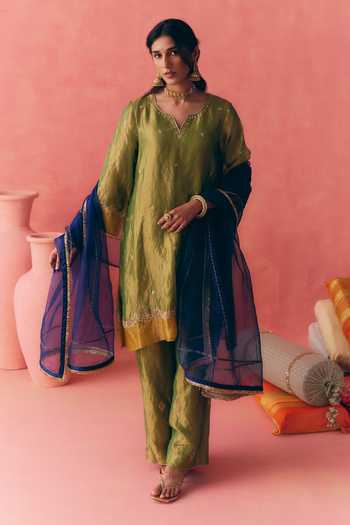 Mirasa Evara Embroidered Kurta Set 