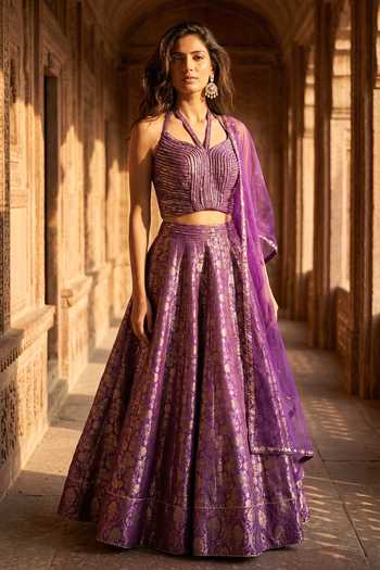 Basanti Kapde aur Koffee Floral Woven Lehenga Set 