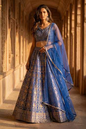 Basanti Kapde aur Koffee Flower Woven Lehenga Set 