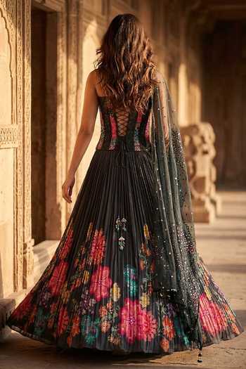 Basanti Kapde aur Koffee Floral Print Lehenga Set 