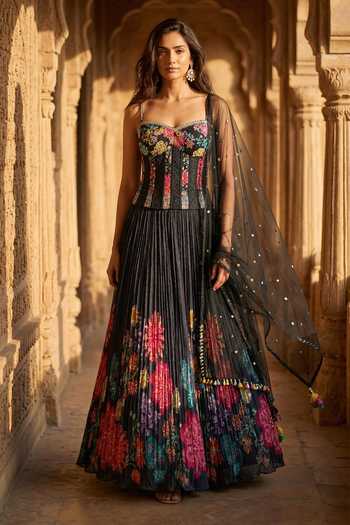 Basanti Kapde aur Koffee Floral Print Lehenga Set 