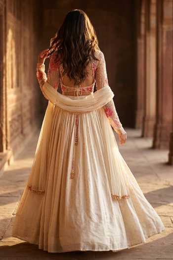 Basanti Kapde aur Koffee Embroidered Blouse Lehenga Set 