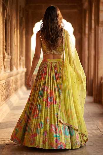 Basanti Kapde aur Koffee Embroidered & Printed Lehenga Set 