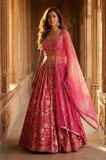 Basanti Kapde aur Koffee Embroidered Lehenga Set 