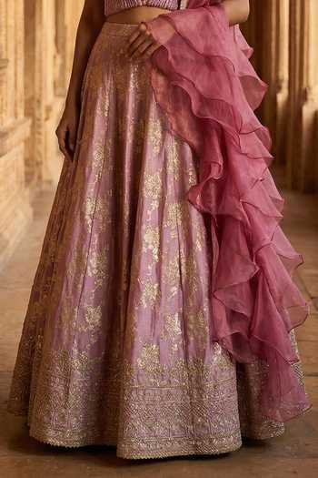 Basanti Kapde aur Koffee Pink Sweetheart Neck Banarasi Woven Lehenga Set Online at Aza Fashions Basanti Kapde aur Koffee_Pink Sweetheart Neck Banarasi Woven Lehenga Set _Online_at_Aza_Fashions