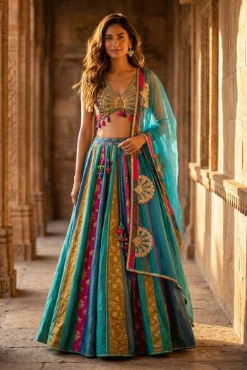 Basanti Kapde aur Koffee Colorblock Woven Lehenga Set 