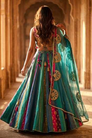 Basanti Kapde aur Koffee Colorblock Woven Lehenga Set 
